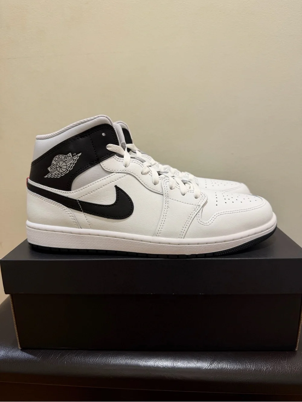 NIB Men Nike Jordan 1 Mid DQ8426 109 Summit White/Neutral Grey/Infrared 23/Black